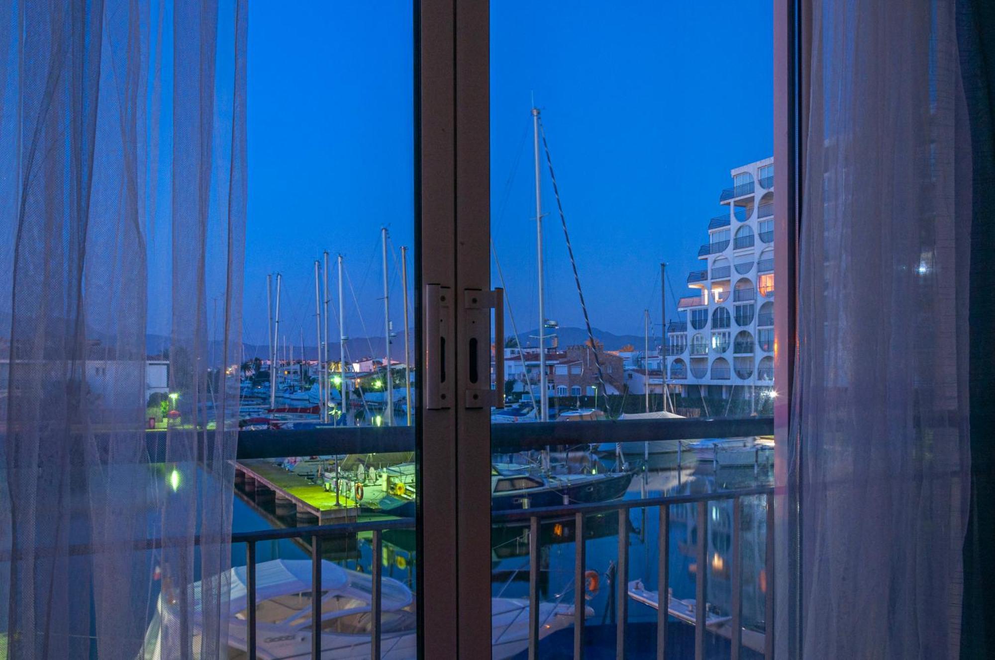 Estudio En 1ª Linea Con Vistas Al Puerto Deportivo By Insidehome إمبوريابرافا المظهر الخارجي الصورة